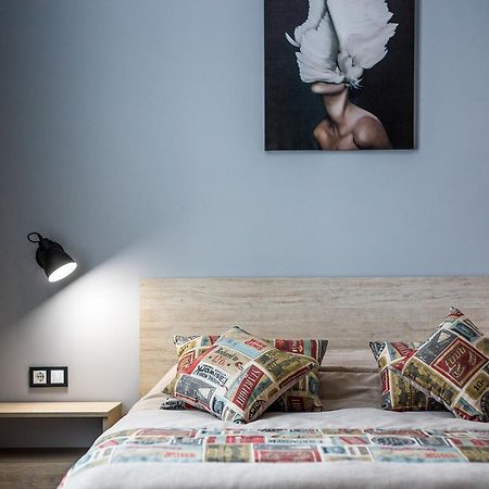Apart Hotel On Rynok Square Лвив Екстериор снимка