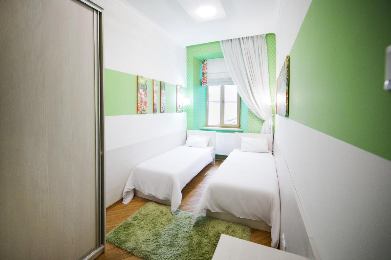 Apart Hotel On Rynok Square Лвив Екстериор снимка