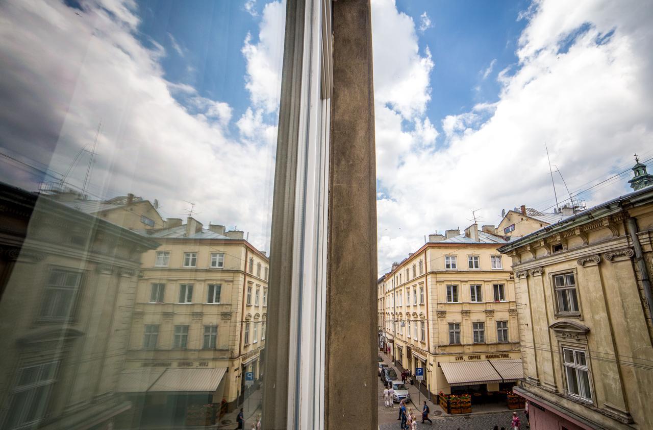 Apart Hotel On Rynok Square Лвив Екстериор снимка