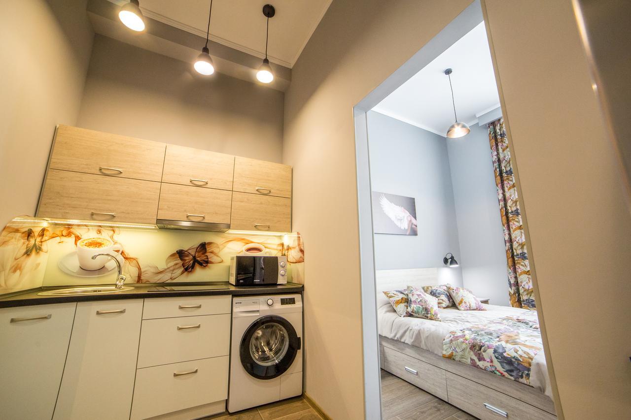 Apart Hotel On Rynok Square Лвив Екстериор снимка