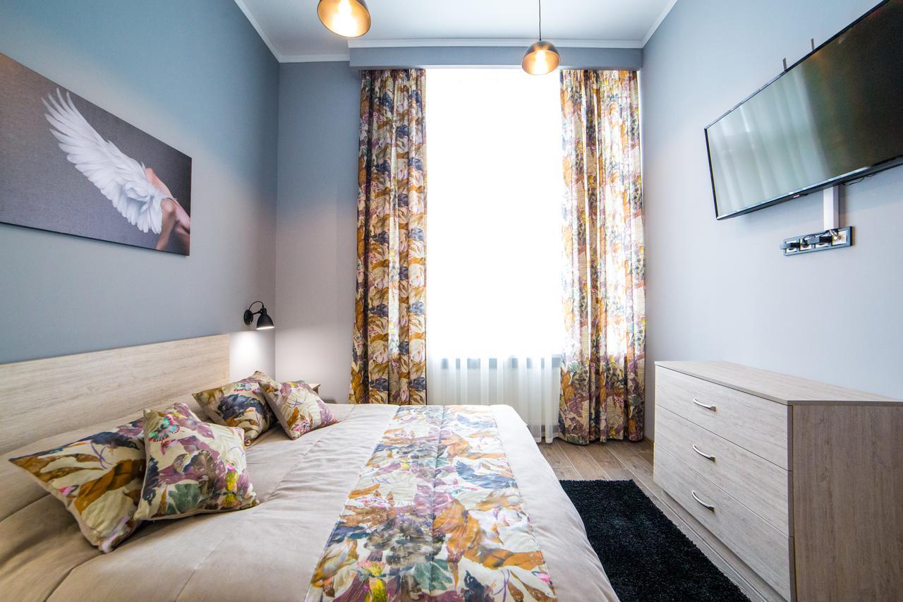 Apart Hotel On Rynok Square Лвив Екстериор снимка