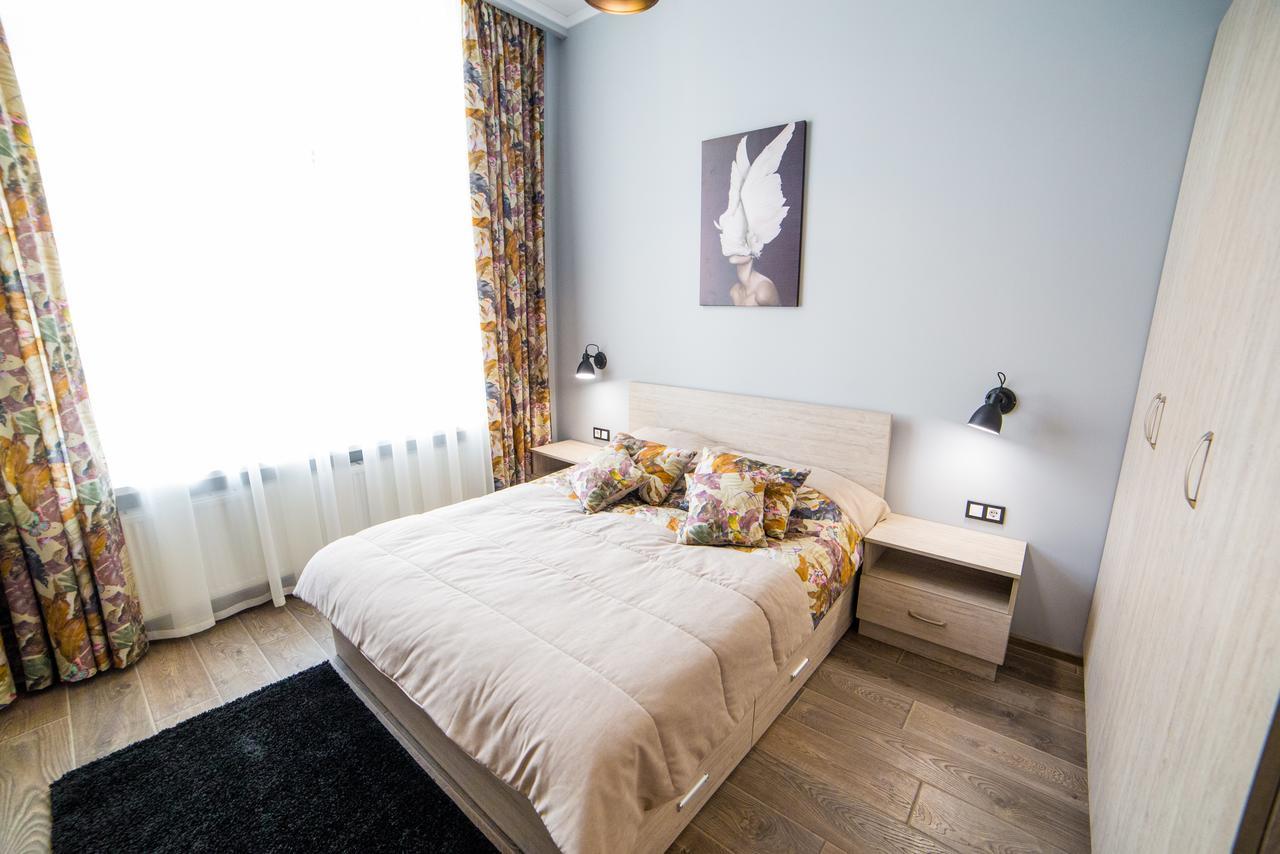Apart Hotel On Rynok Square Лвив Екстериор снимка
