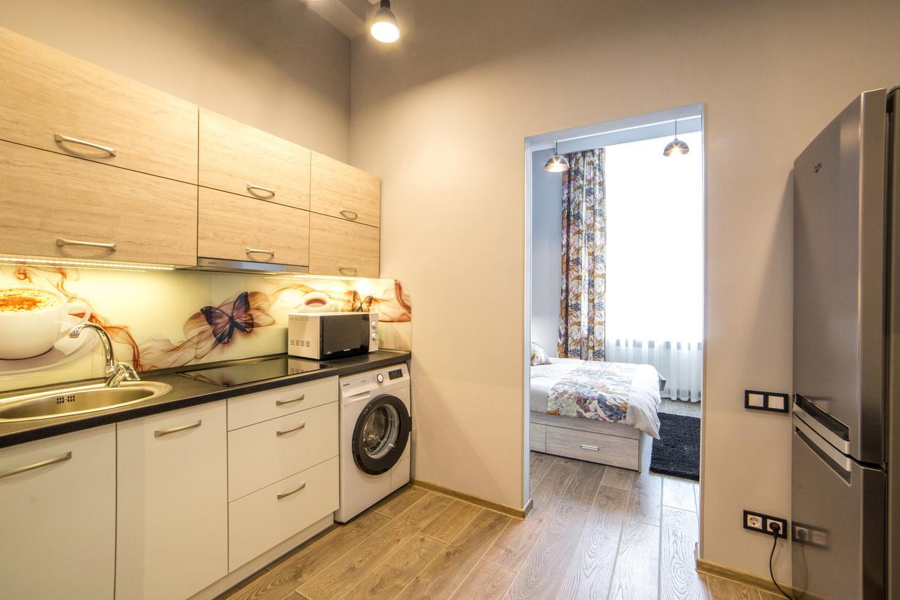 Apart Hotel On Rynok Square Лвив Екстериор снимка
