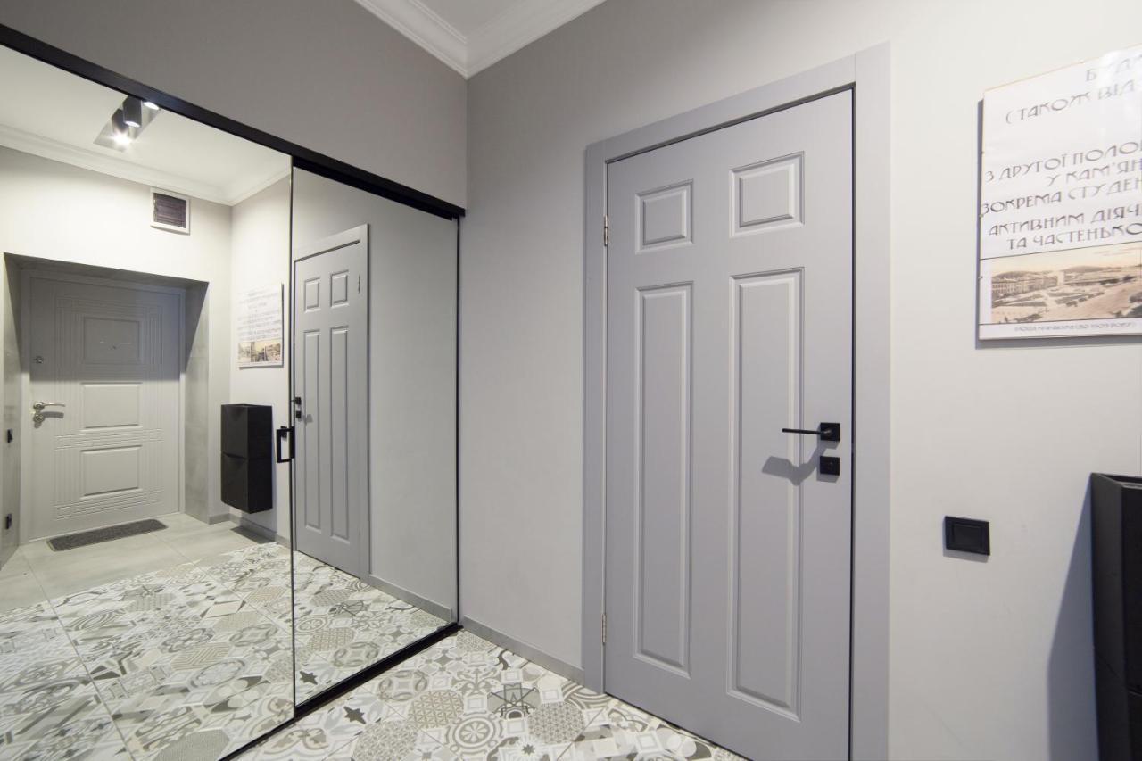 Apart Hotel On Rynok Square Лвив Екстериор снимка